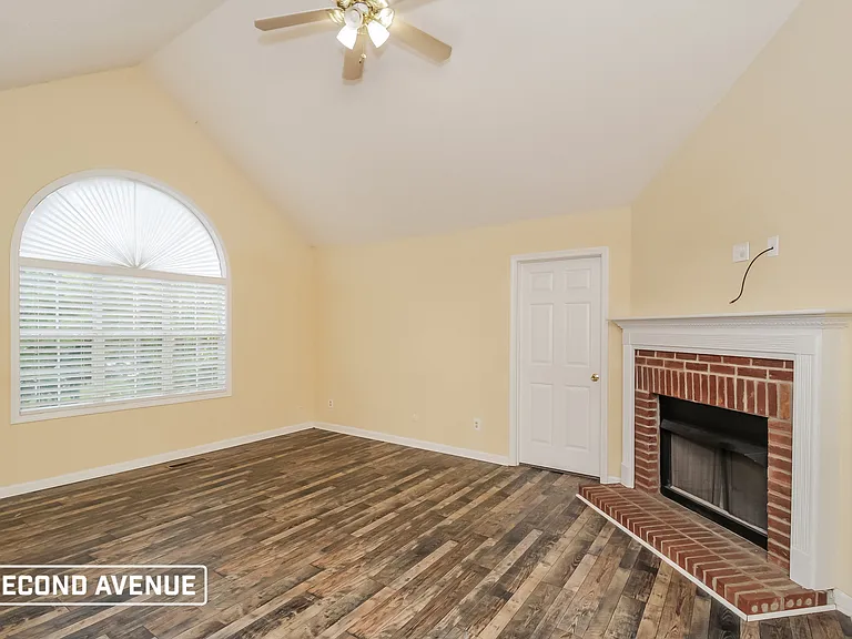 430 Eagles Nest Cir — Photo 4