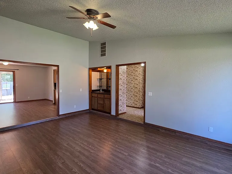 11812 Larkdale Dr — Photo 12