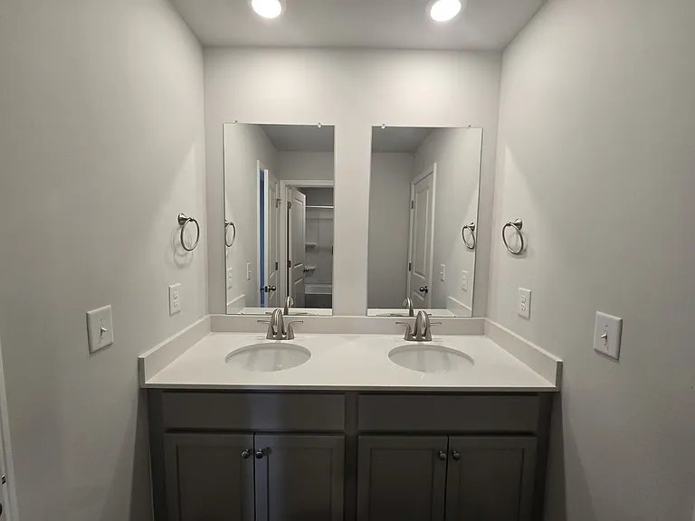 517 Sandy Hollow Dr — Photo 14