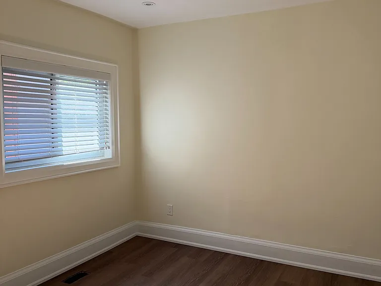 37 Lola Rd #MAIN FL — Photo 12