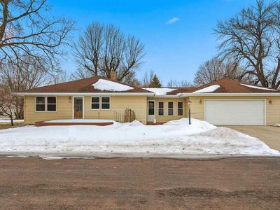 17 Gold St, Minnesota Lake, MN, 56068