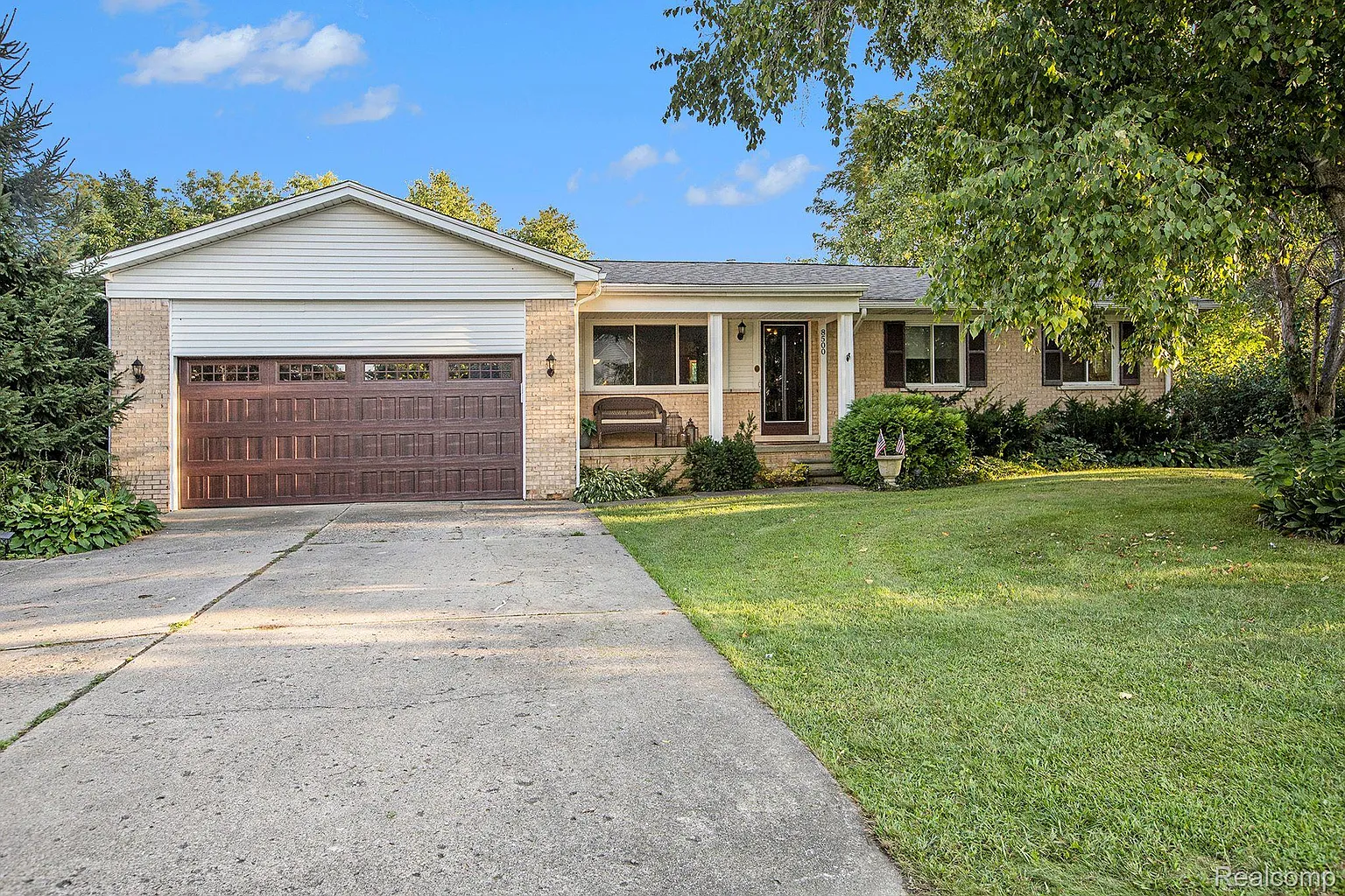 8500 Lee Rd photo 1