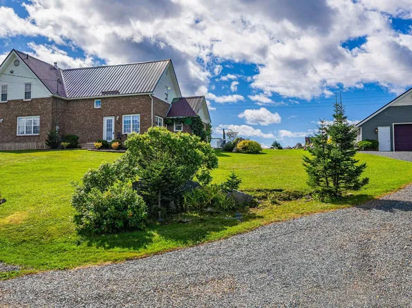 18 Harbourview Dr, Saint Mary's, NS B0J 1A0