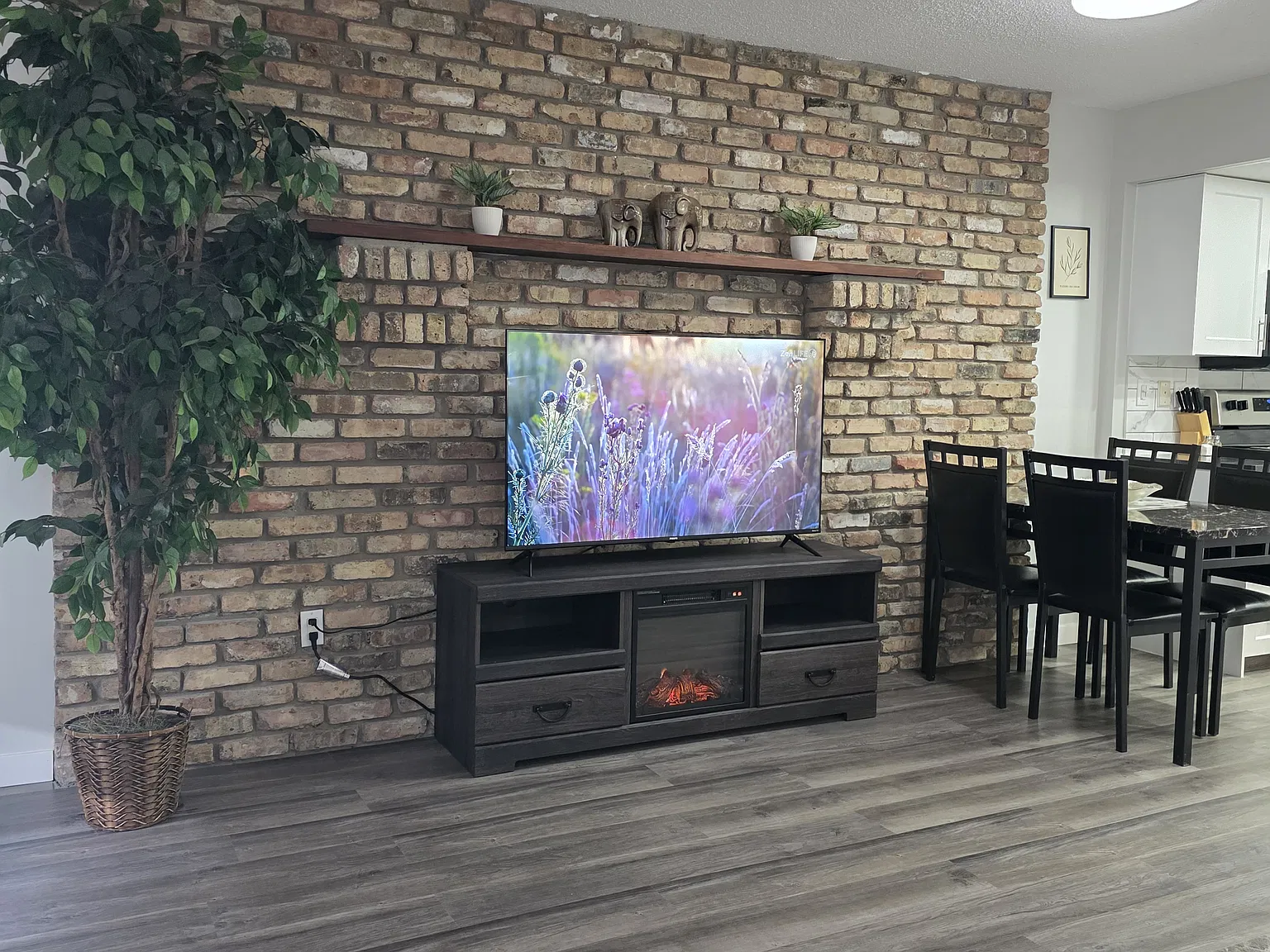 2 bed, 840 sqft, $2,595 — Photo 3