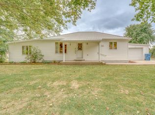 300 S Jefferson St, Kell, IL 62853