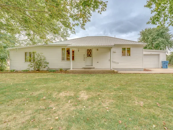 300 S Jefferson St, Kell, IL 62853