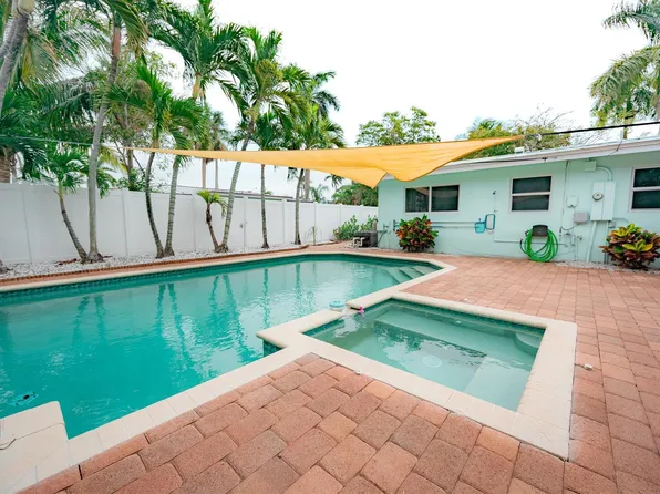 233 SW 14th Court, Pompano Beach, FL 33060