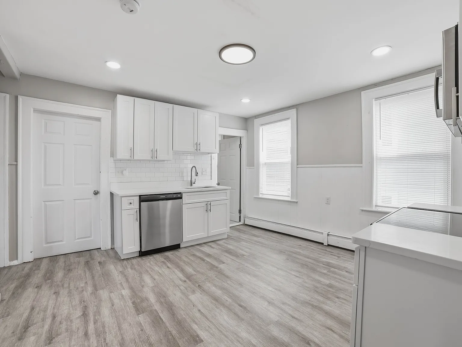 4 bed, 1600 sqft, $2,550 — Photo 4