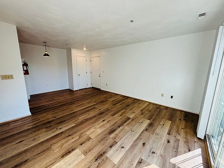 927AB - 410 Houston St. - DM — Photo 44