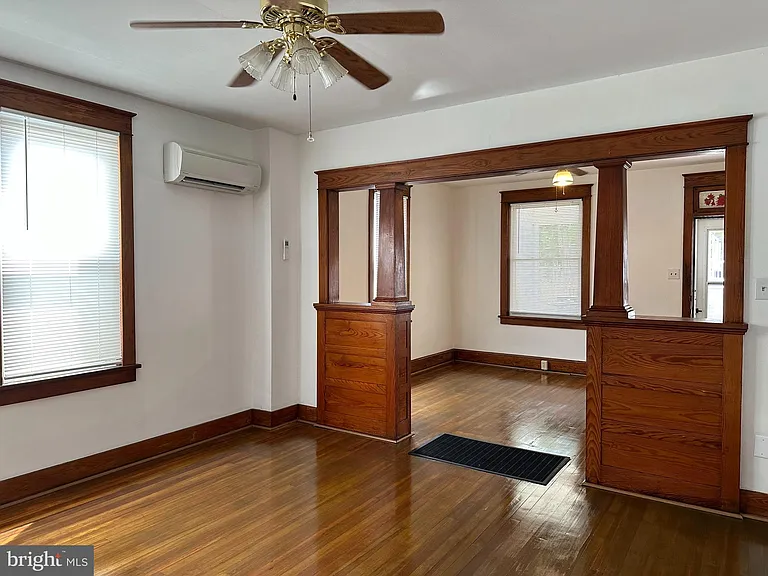 239 N Stratton St — Photo 7