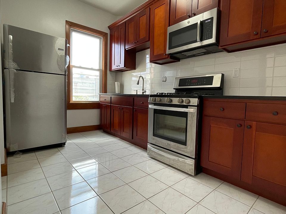 2nd image of 202 Ridgewood Ave Floor 2