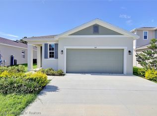 945 Blue Creek Dr, Haines City, FL 33844