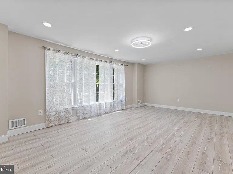 4305 Birchlake Ct — Photo 10