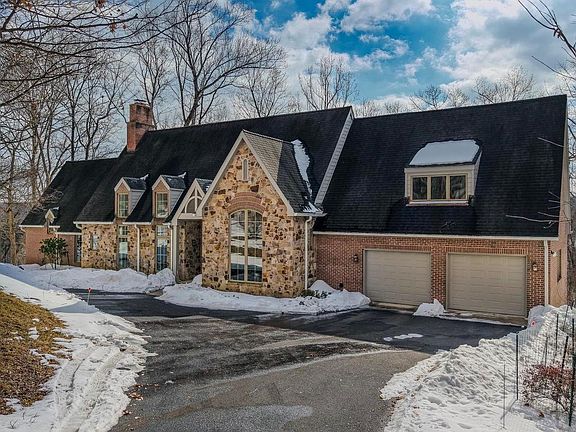 4th image of 812 Steeple Chase Ln