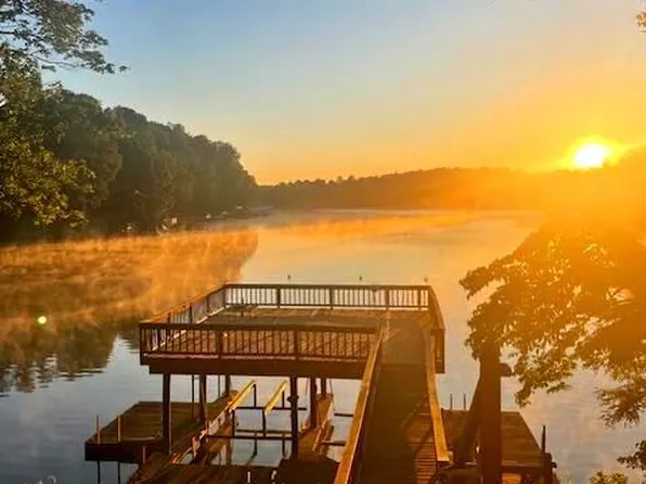 324 Indian Pointe Dr, Hardy, VA 24101