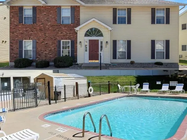 420 Cambridge Pl #2, Saint Peters, MO 63376