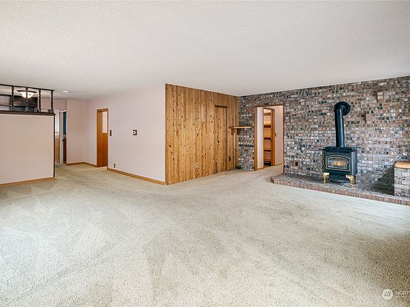 5th image of 139 N Gifford Avenue