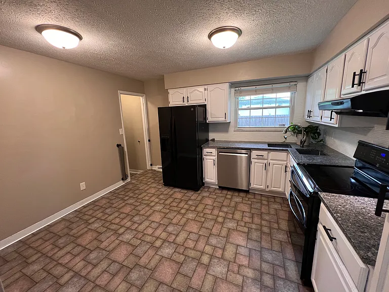 6347 Faircrest Rd — Photo 4
