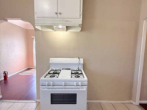 5th image of 211 W 21st St #211A