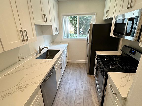 3rd image of 1417.50 S Holt Ave #5
