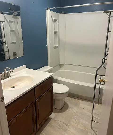 304 Woodhollow Dr #1 — Photo 2