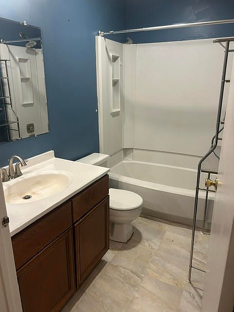 2nd image of 304 Woodhollow Dr #1