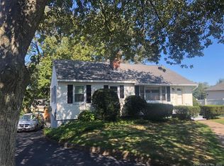 15 S Broad Ter, Meriden, CT 06450