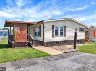 102 Thrush Ct S, Lancaster, PA 17603