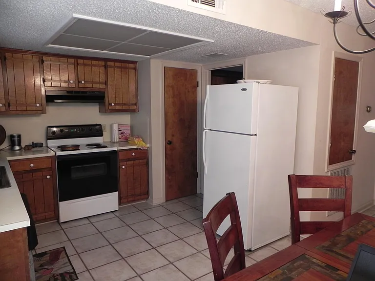 2817 Toulon Dr — Photo 4
