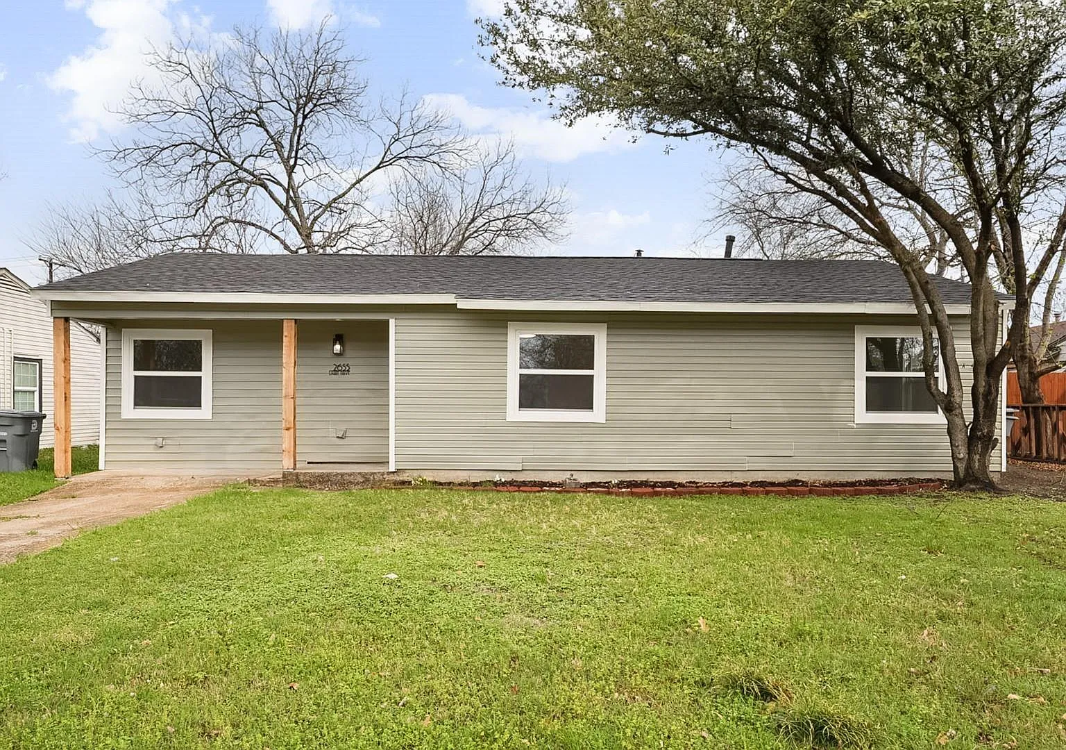 4 bed, 2.0 bath, 1166 sqft, $2,100 — Photo 2