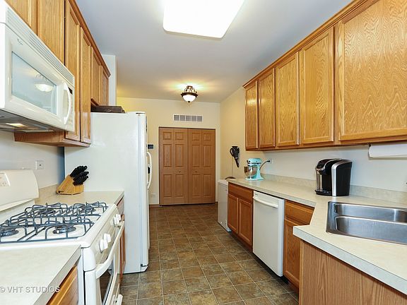 5th image of 2566 Hillsboro Blvd