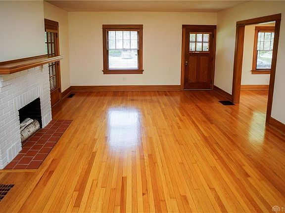 4th image of 351 Telford Ave