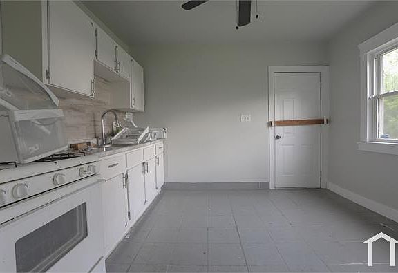 3rd image of 8910 Easton Ave