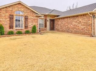 1017 Whitehouse Cir, Edmond, OK 73003
