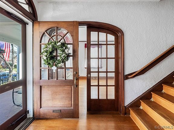 4th image of 4415 Augusta Ave