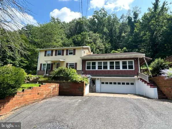 71 Woodbine Rd, Lewistown, PA 17044