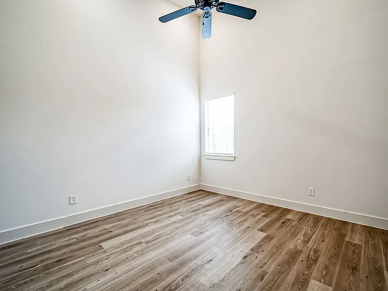 2523 Appian Way — Photo 20