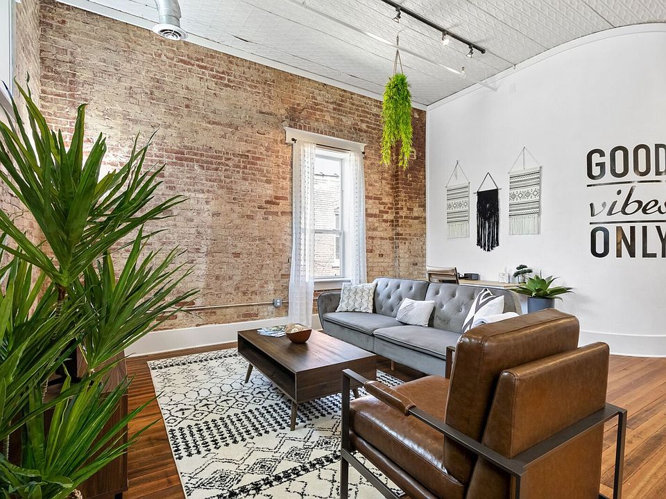 1st image of 116 S Broadway St #D