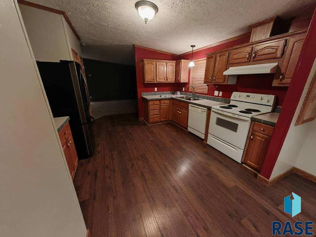 Building Photo - 908 N Garfield Ave #11