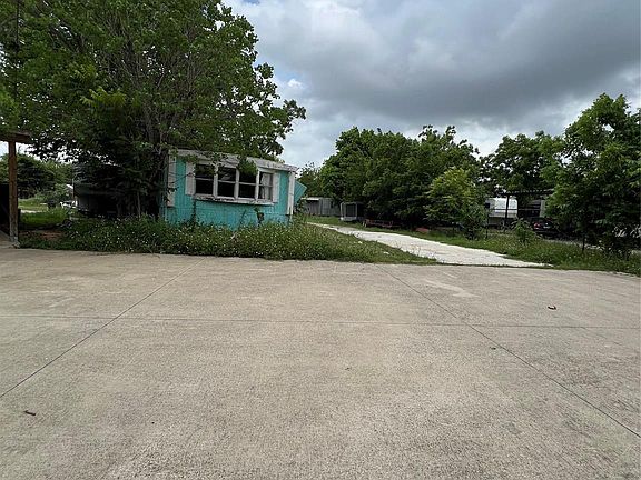 5th image of 11049 Ell Rd
