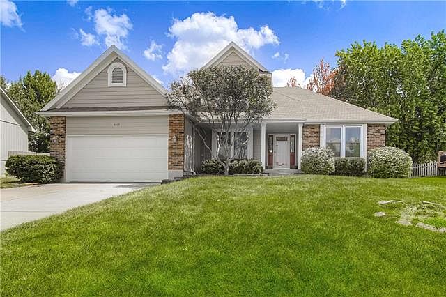 1st image of 4609 NE Kingston Dr