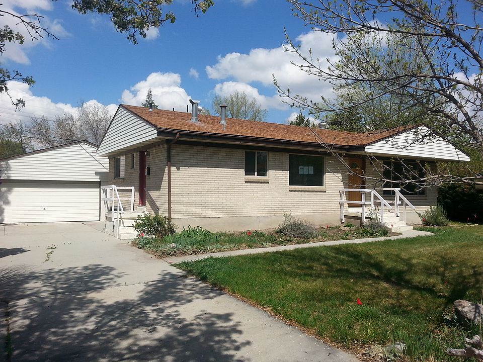 1st image of 959 E Charlton Cir