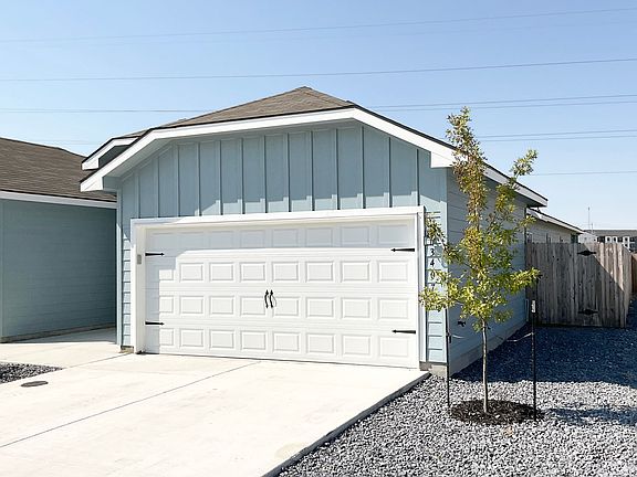 2nd image of 3407 Lindsay Ln