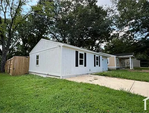 4374 Suncrest Dr — Photo 3