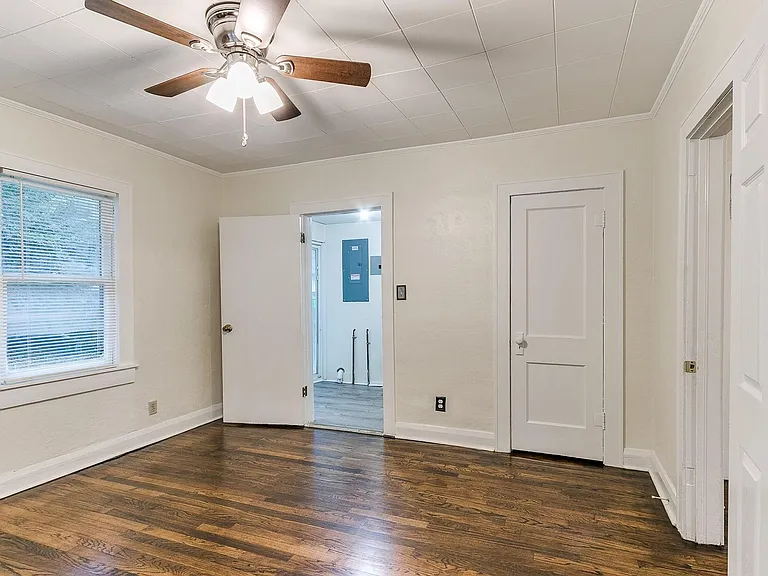625 W Dewey St — Photo 64