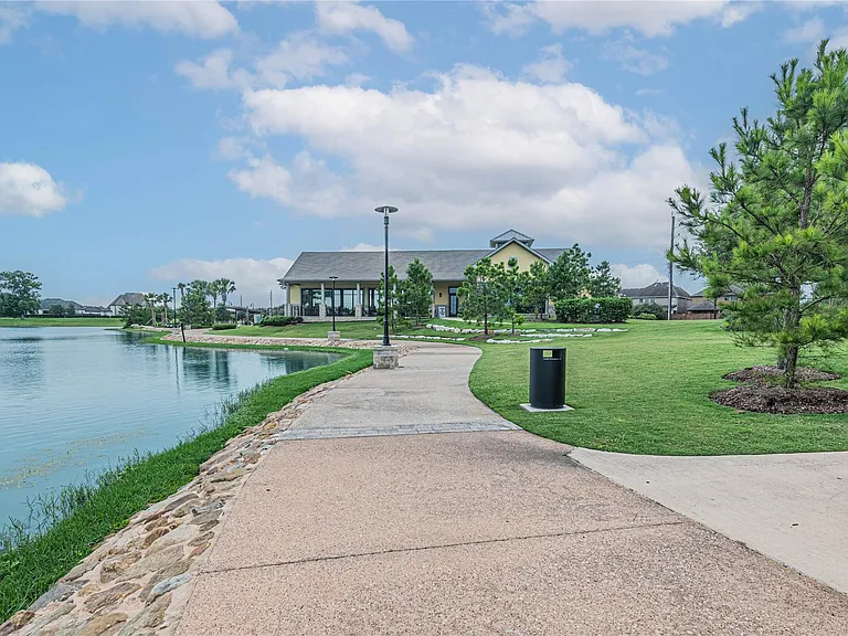 1618 Clover Ct — Photo 48