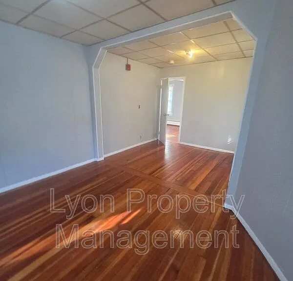 250 Sayles Ave #1 — Photo 8