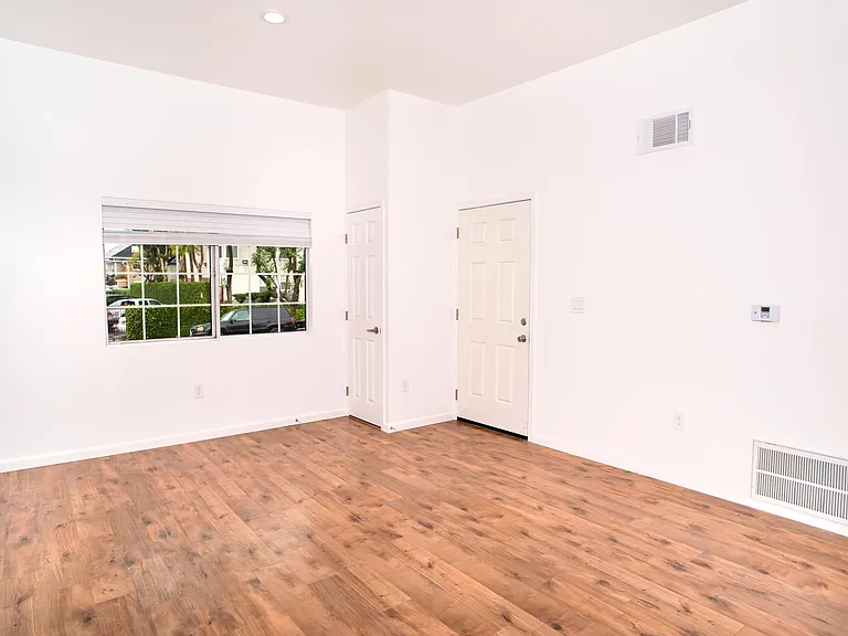 1050 S Burlington Ave #1052 — Photo 1