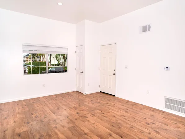 1050 S Burlington Ave #1052, Los Angeles, CA 90006