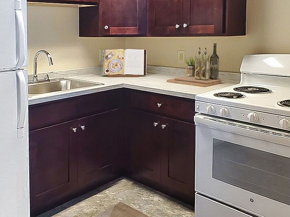 2nd image of 1500 Jefferson Ave #105